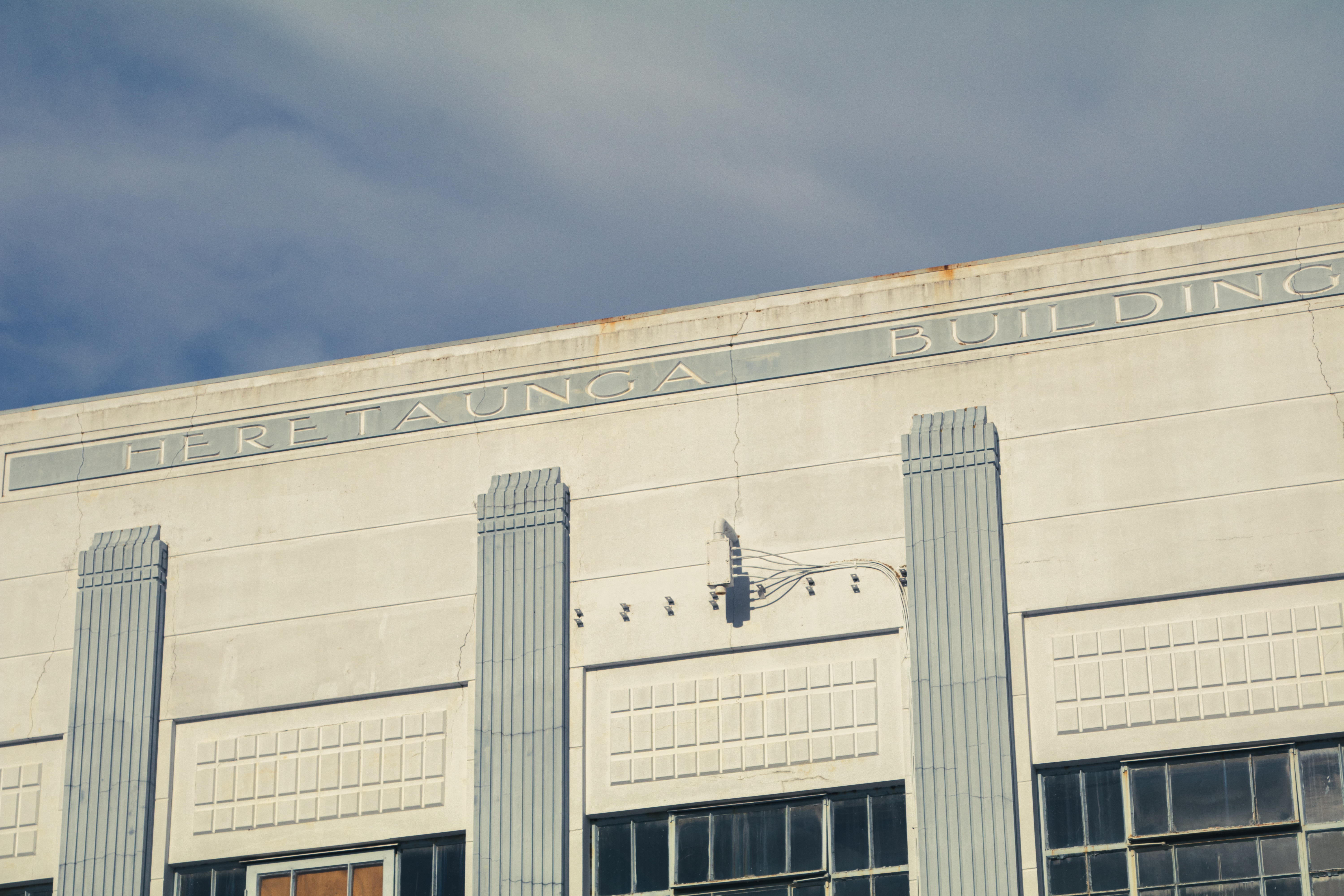 HERETAUNGA BUILDING · 210-220 HSW