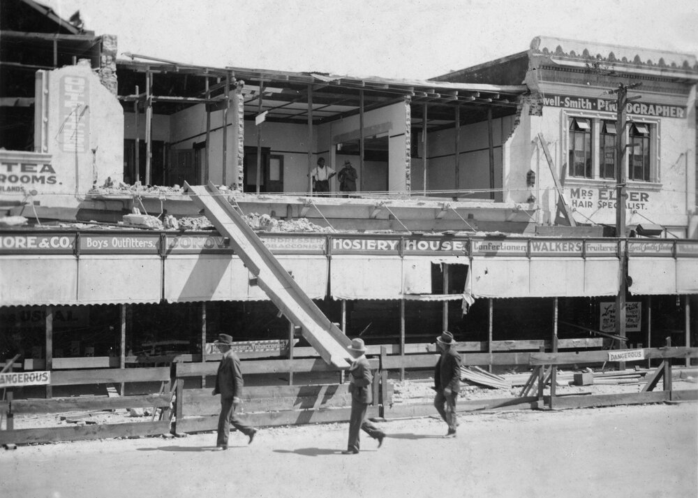 Earthquake damage Heretaunga Street West 1931 — Blackmore's block visible